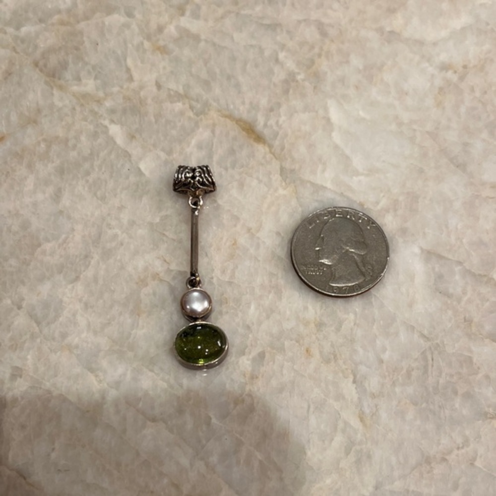 Elegant Green and Pearl Drop Pendant